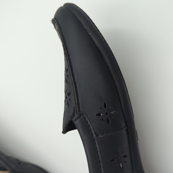 Basic Editions Women's Black Loafers Flat Perforated Slip On Size 8 Comfort - Picture 8 of 10